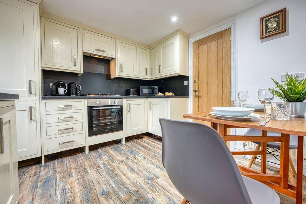 Delightful Two-Bedroom Cottage In The Heart Of Bakewell Luaran gambar