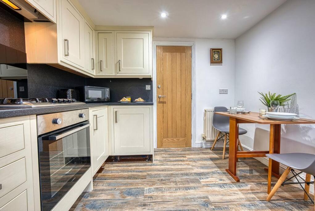 Delightful Two-Bedroom Cottage In The Heart Of Bakewell Luaran gambar